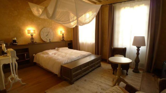 Les Demeures De Marie Bed & Breakfast Pacé Exterior foto